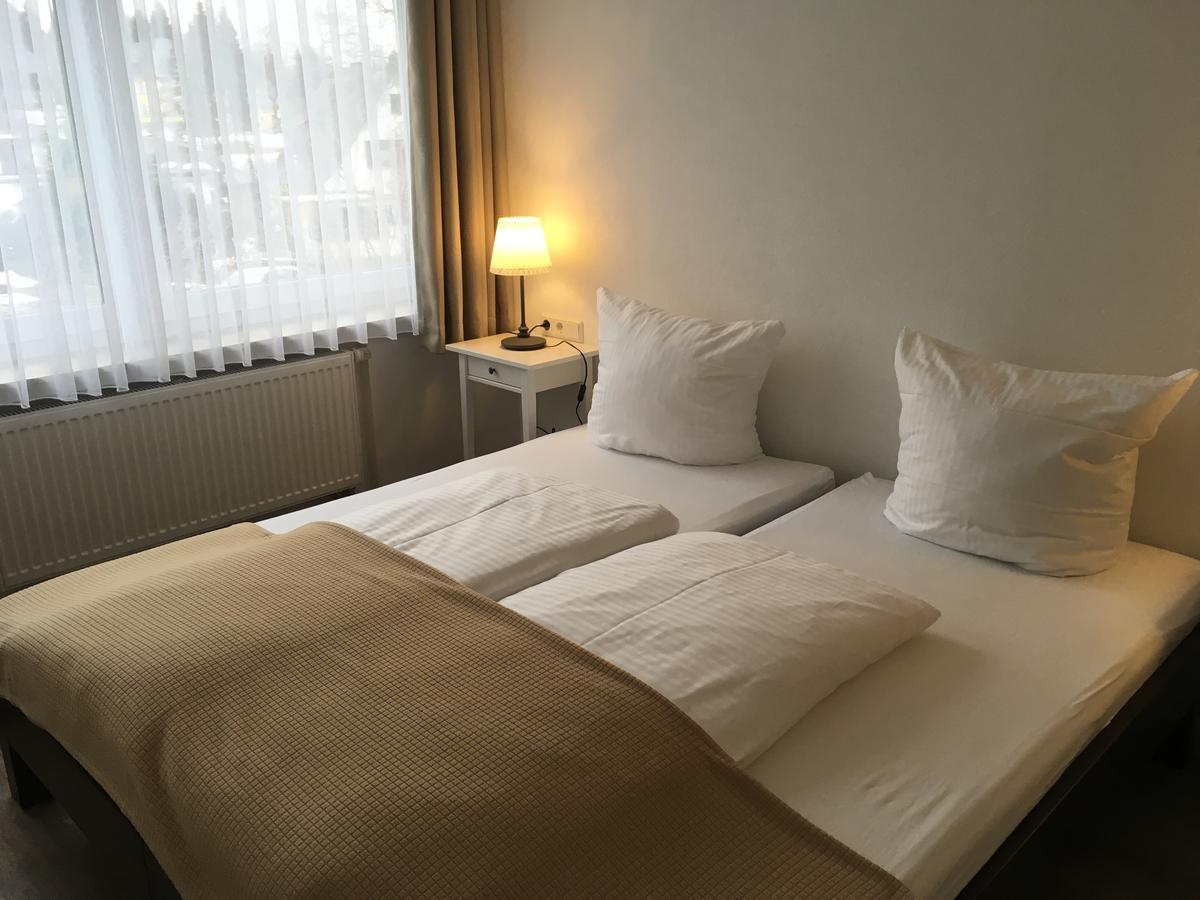 Hotel-Pension Zum Paradies Willingen  Extérieur photo