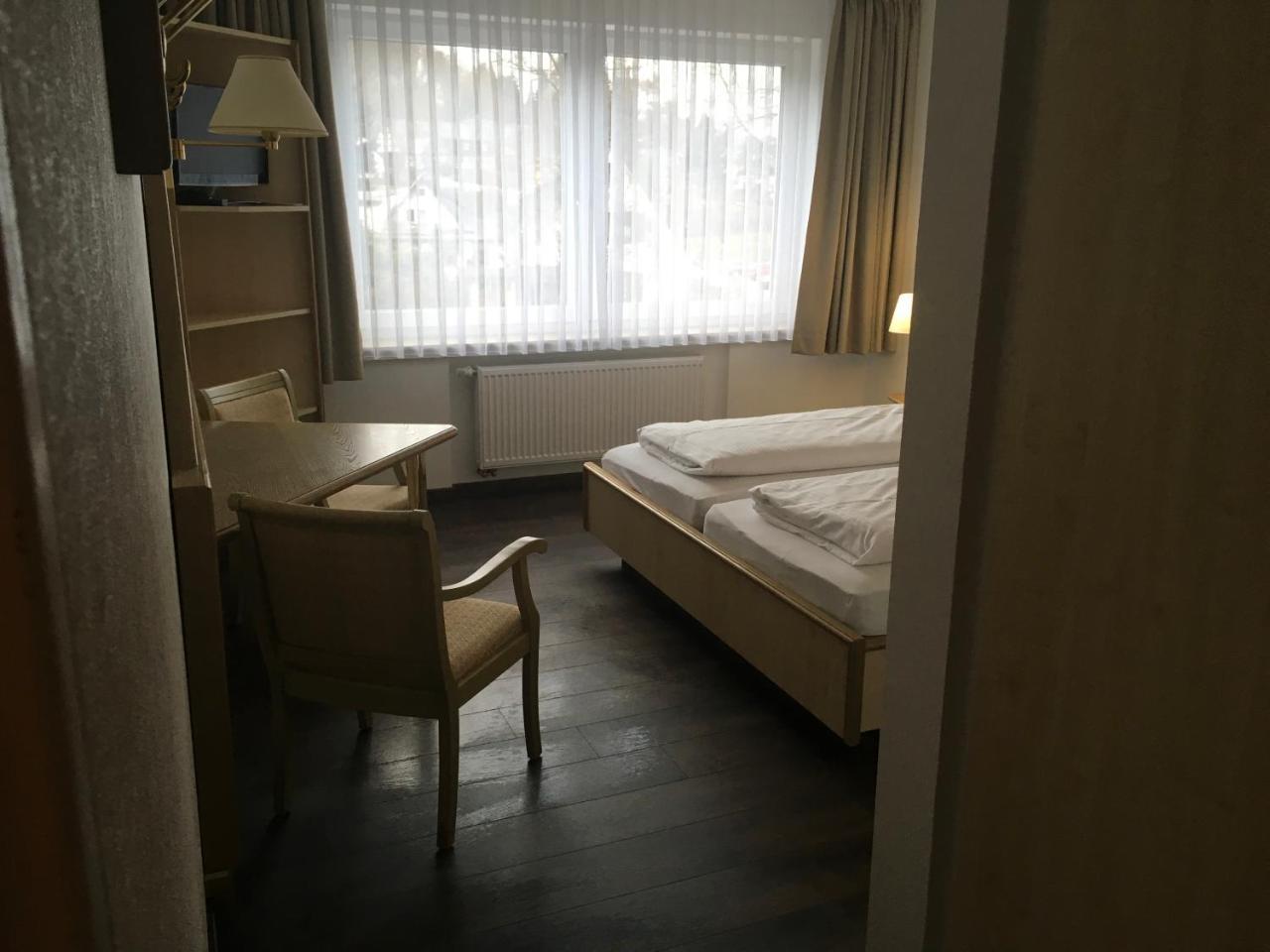Hotel-Pension Zum Paradies Willingen  Extérieur photo