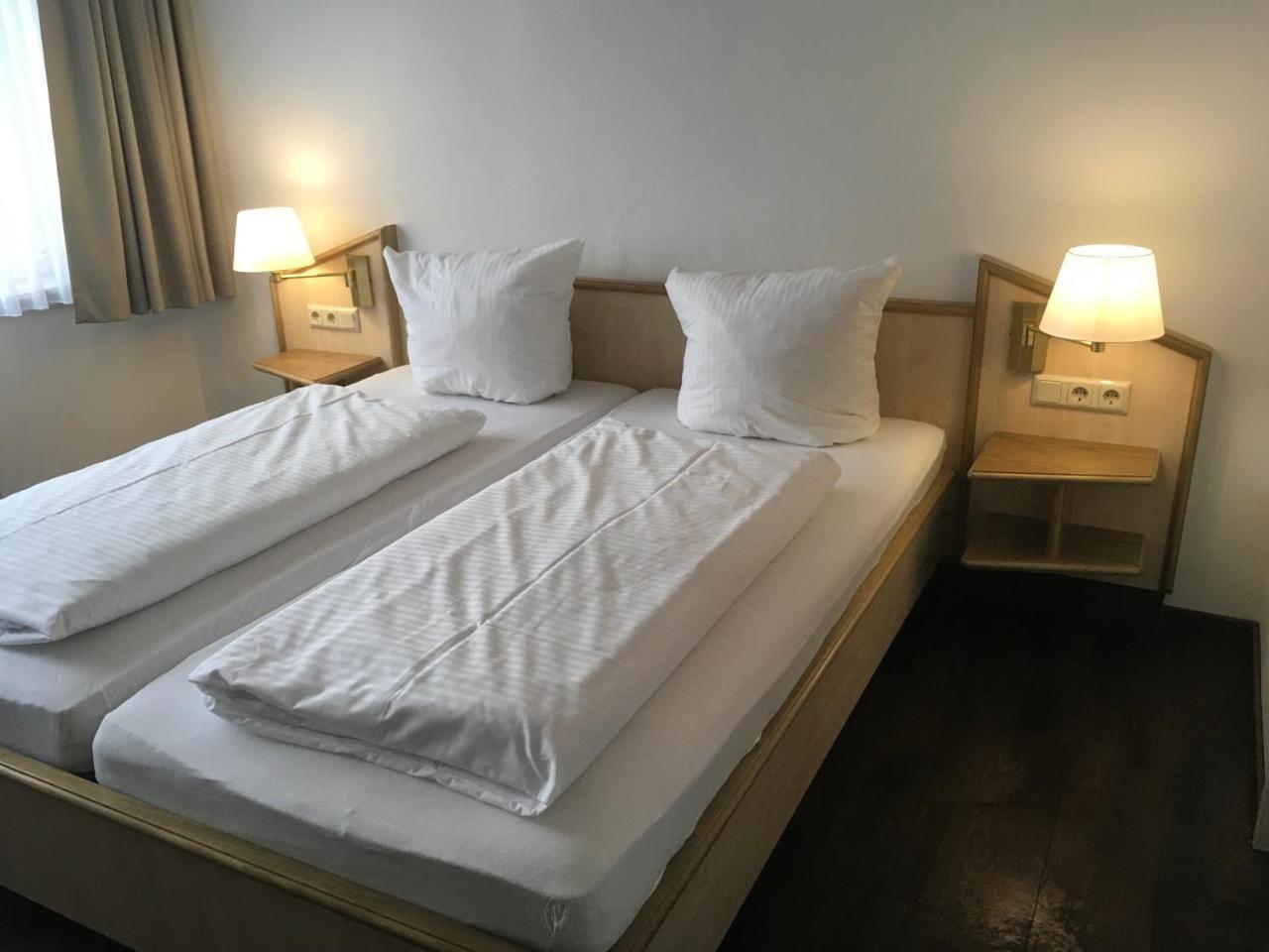 Hotel-Pension Zum Paradies Willingen  Extérieur photo